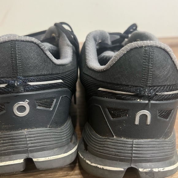 Women's On Running Cloudflyer Sneaker - Picture 6 of 10